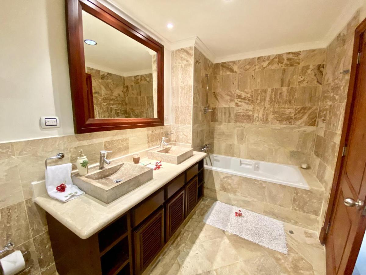 Luxury Marina Front Condo Cap Cana, Punta Cana Exterior photo